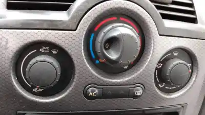 Здавання транспортного засобу renault megane ii berlina 5p k9k722 року 2002 потужний k9k722