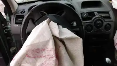 Здавання транспортного засобу renault megane ii berlina 5p k9k722 року 2002 потужний k9k722