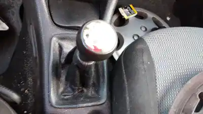 Veículo de Sucata peugeot 206 sw 8hx(dv4td) do ano 2004 alimentado 8hx