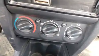 Здавання транспортного засобу renault clio ii fase ii (b/cb0) d4f712 року 2001 потужний d4f712