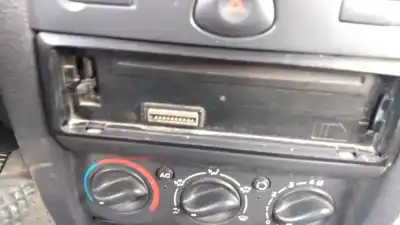 Здавання транспортного засобу renault clio ii fase ii (b/cb0) d4f712 року 2001 потужний d4f712
