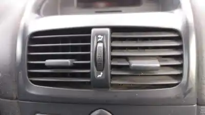 Здавання транспортного засобу renault clio ii fase ii (b/cb0) d4f712 року 2001 потужний d4f712