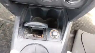 Здавання транспортного засобу renault clio ii fase ii (b/cb0) d4f712 року 2001 потужний d4f712
