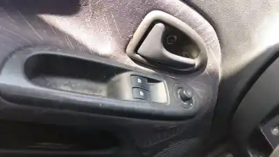 Здавання транспортного засобу renault clio ii fase ii (b/cb0) d4f712 року 2001 потужний d4f712