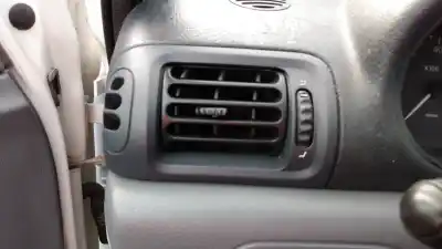 Здавання транспортного засобу renault clio ii fase ii (b/cb0) d7f726 року 1998 потужний d7f726