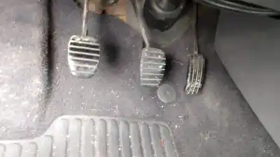 Здавання транспортного засобу renault clio ii fase ii (b/cb0) d7f726 року 1998 потужний d7f726