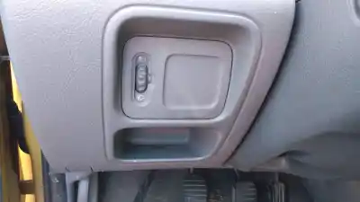 Здавання транспортного засобу renault clio ii fase ii (b/cb0) d7f720 року 1998 потужний d7f720