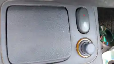 Здавання транспортного засобу renault clio ii fase ii (b/cb0) d7f720 року 1998 потужний d7f720