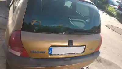 Здавання транспортного засобу renault clio ii fase ii (b/cb0) d7f720 року 1998 потужний d7f720