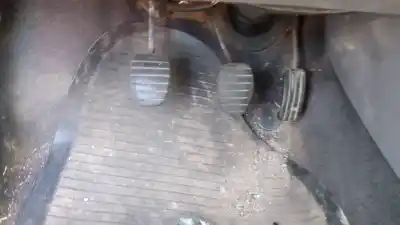 Здавання транспортного засобу renault clio ii fase ii (b/cb0) d7f720 року 1998 потужний d7f720