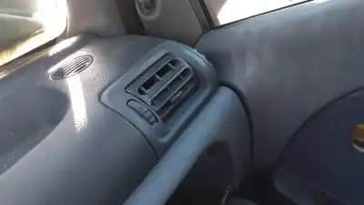 Здавання транспортного засобу renault clio ii fase ii (b/cb0) d7f720 року 1998 потужний d7f720