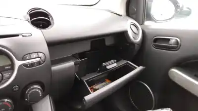 Sloopvoertuig mazda 2 berlina (de) zjve van het jaar 2007 aangedreven zjve