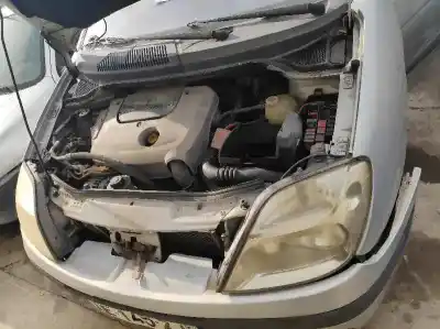 Veicolo di demolizione RENAULT SCÉNIC I MONOSPACE (JA0/1_, FA0_) 1.9 DCI (JA05, JA1F) dell'anno 2001 alimentato F9Q732