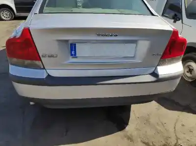 Veicolo di demolizione volvo s60 i (384) 2.4 d dell'anno 2001 alimentato d5244t2