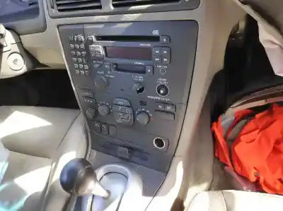 Veicolo di demolizione volvo s60 i (384) 2.4 d dell'anno 2001 alimentato d5244t2