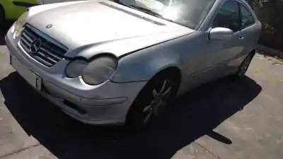 Здавання транспортного засобу mercedes-benz clase c (w203) c 200 kompressor (203.045) року 2000 потужний m111955