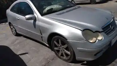 Здавання транспортного засобу mercedes-benz clase c (w203) c 200 kompressor (203.045) року 2000 потужний m111955