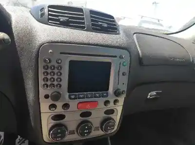 Здавання транспортного засобу alfa romeo 147 (190) 937a2000 року 2003 потужний 937a2000