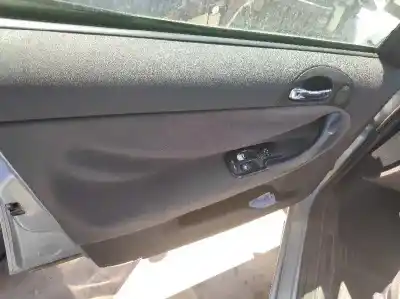 Здавання транспортного засобу alfa romeo 147 (190) 937a2000 року 2003 потужний 937a2000