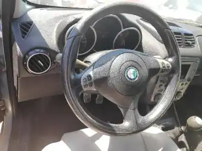 Здавання транспортного засобу alfa romeo 147 (190) 937a2000 року 2003 потужний 937a2000