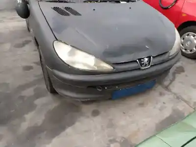 Здавання транспортного засобу PEUGEOT 206 G-KFW року 2004 потужний G-KFW