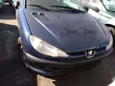 Здавання транспортного засобу PEUGEOT 206 1.6 i року 2002 потужний 