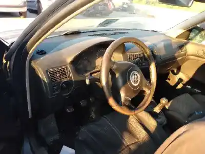 Scrapping Vehicle volkswagen golf iv berlina (1j1) g-akl of the year 1997 powered akl
