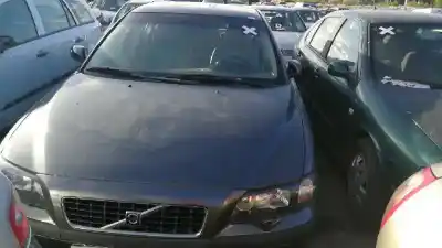 Veicolo di demolizione VOLVO S60 I (384) 2.4 D dell'anno 2001 alimentato D5244T2