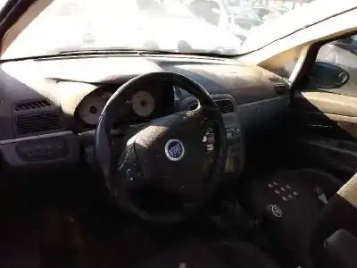 Здавання транспортного засобу fiat grande punto (199) 199a5000 року 2006 потужний 199a5000