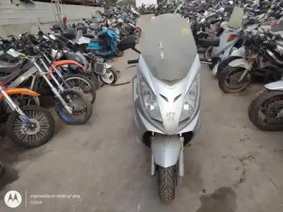 Sloopvoertuig peugeot satelis 125 cm3 van het jaar 2006 aangedreven 