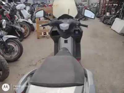 Sloopvoertuig peugeot satelis 125 cm3 van het jaar 2006 aangedreven 