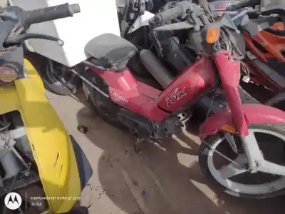 Véhicule à la ferraille peugeot fox 49 cm3 de l'année 1997 alimenté 