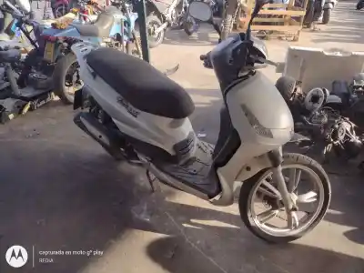 Veicolo di demolizione peugeot tweet 125 125 cm3 dell'anno 2011 alimentato 