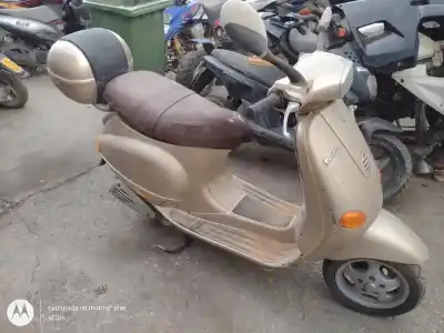 Veicolo di demolizione piaggio (vespa) et4 124 cm3 dell'anno 2002 alimentato 