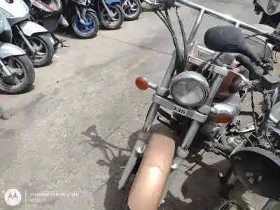 Veicolo di demolizione suzuki intruder 250 lc dell'anno 2001 alimentato 4 tiempos