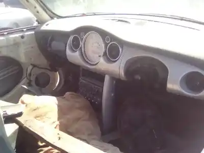 Scrapping Vehicle mini mini (r50,r53) w10 of the year 2001 powered w10