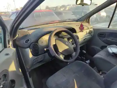 Veicolo di demolizione renault scenic rx4 (ja0) f4r746 dell'anno 2002 alimentato f4r746