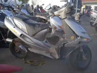 Veicolo di demolizione derbi                                              predator                                                                                                                                                                                                                                                   -                                                                                                                                                                                                                                                          dell'anno 2001 alimentato 