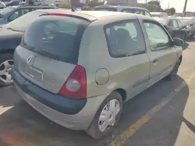 Scrapping Vehicle renault clio ii fase ii (b/cb0) g-d4f712 of the year 2001 powered d4f712