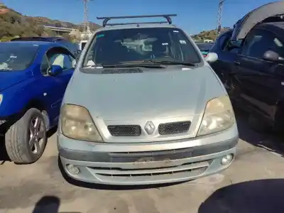 Véhicule à la ferraille RENAULT SCÉNIC I MONOSPACE (JA0/1_, FA0_) 1.4 16V (JA0D, JA1H, JA0W, JA10) de l'année 1996 alimenté K4J750