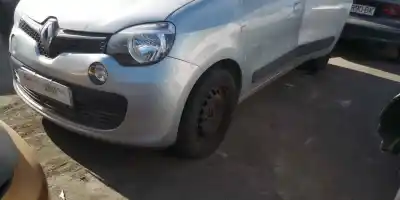 Здавання транспортного засобу renault twingo iii h4d 400 року 0 потужний h4d 400