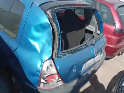 Sloopvoertuig renault clio ii fase ii (b/cb0) k9k700 van het jaar 2004 aangedreven k9k700