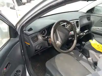 Здавання транспортного засобу kia rio (jb) g4ee року 0 потужний g4ee