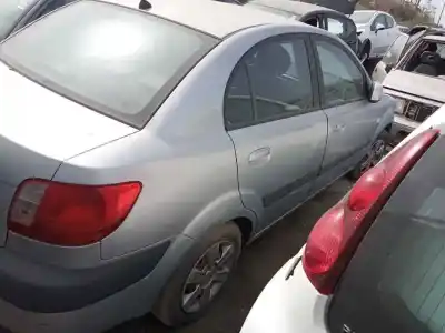 Здавання транспортного засобу kia rio (jb) g4ee року 0 потужний g4ee