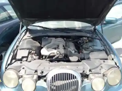 Здавання транспортного засобу jaguar s-type ii (x200) 3.0 v6 року 2000 потужний ajv6
