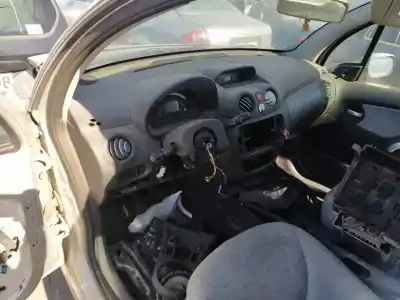 Veículo de Sucata citroen c3 i (fc_, fn_) 1.4 hdi do ano 2003 alimentado 8hx