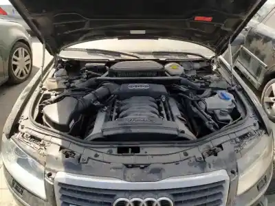 Sloopvoertuig audi a8 (4e) bfm van het jaar 2003 aangedreven bfm