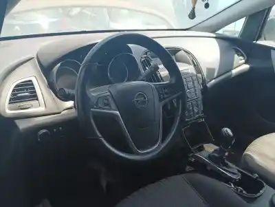 Vehicul casat opel astra j berlina 5p a17dtj al anului 2010 alimentat a17dtj