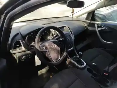 Vehicul casat opel astra j berlina 5p a17dtj al anului 2010 alimentat a17dtj