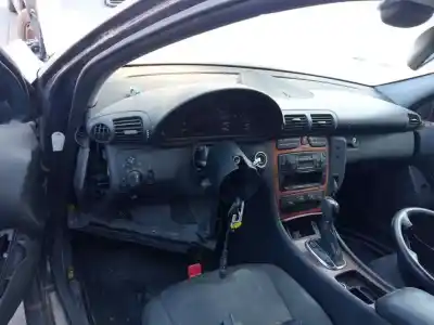Утилизация автомобиля renault clio ii fase ii (b/cb0) m111951 года 2002 питание m111951
